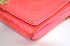 Chanel Boy Wallet on Chain Lackleder Pink mit Kettenriemen