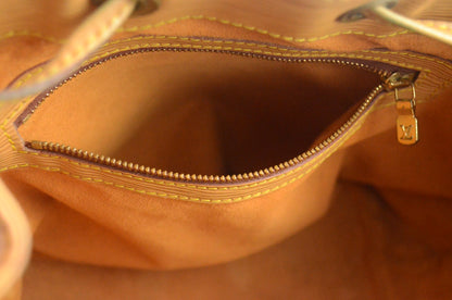Louis Vuitton Noé Epi Leder