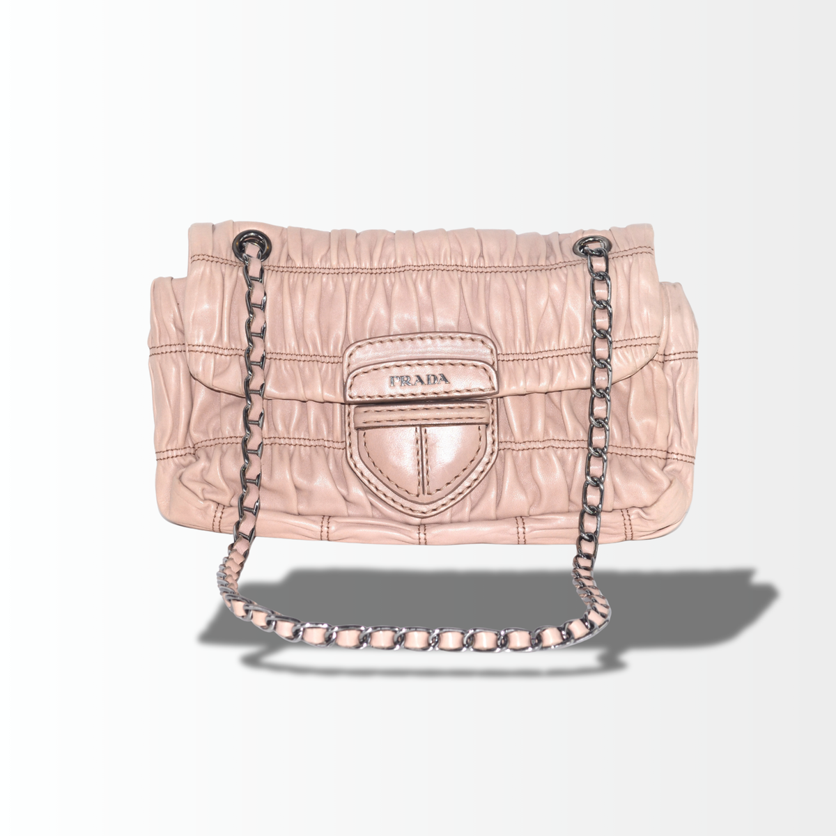 Prada Nappa Gaufre Small Chain Flap Bag aus beigem Nappaleder frontal