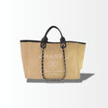 Chanel Deauville Tote aus beigem Canvas mit schwarzen Lederhenkeln und Kettenriemen