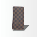 Louis Vuitton Damier Ebene Langbörse in Braun – Detailansicht der Ecke und Kanten