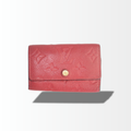 Louis Vuitton Multiclés 6 Schlüssel Etui aus rotem Monogram Empreinte Leder mit goldfarbenem Druckknopf.