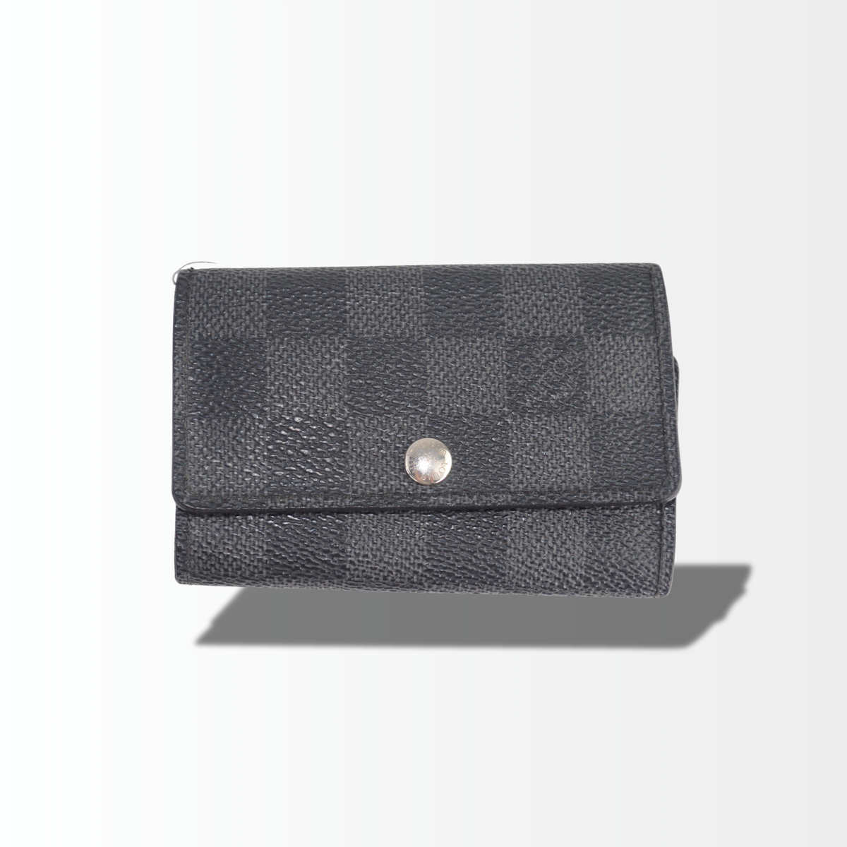 Louis Vuitton Multiclés 6 aus Damier Graphite Canvas in Schwarz/Grau gebraucht kaufen – mit lebenslanger Echtheitsgarantie bei Luxe4Less.
