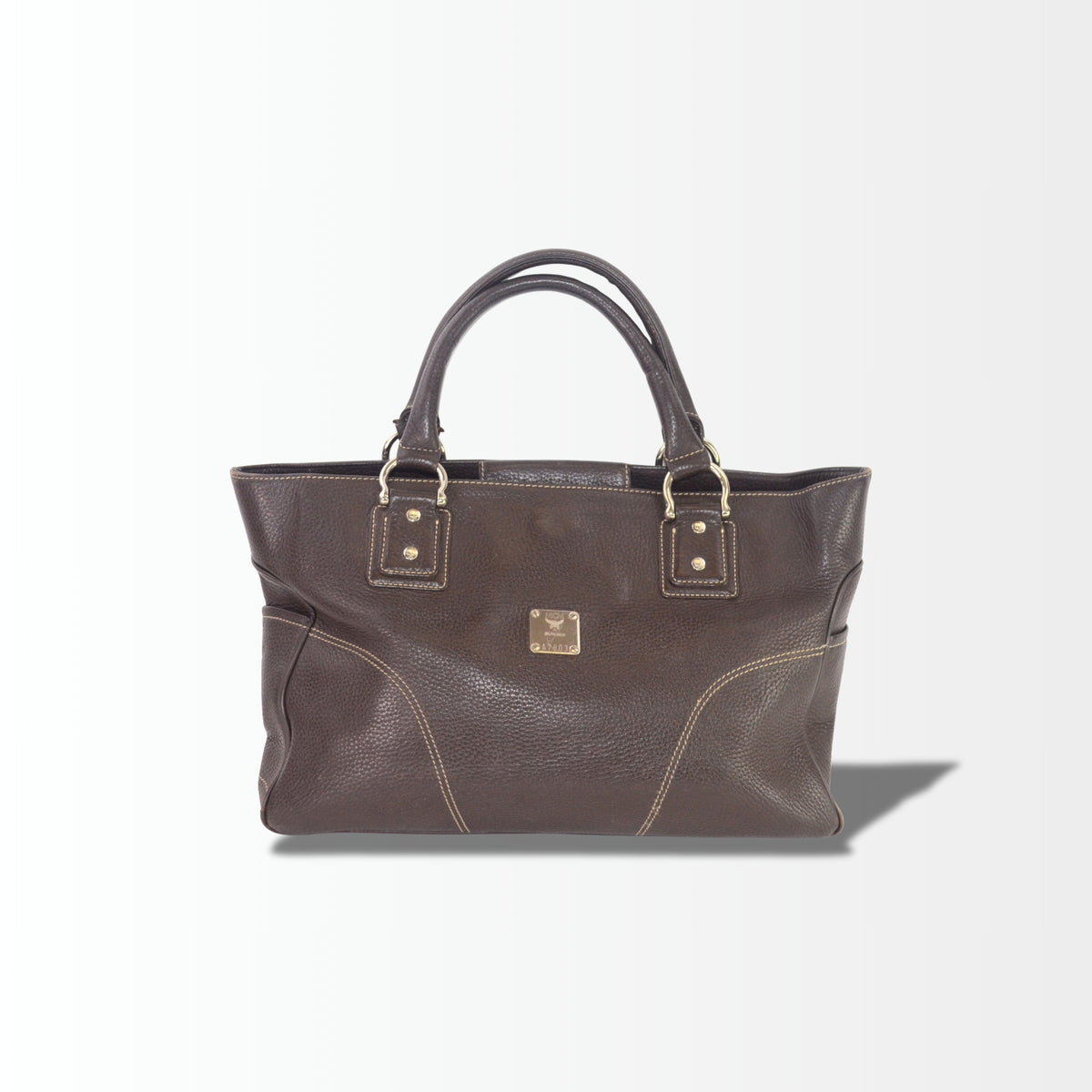 MCM Leder Tote Bag Braun – Vorderansicht mit Logoplakette