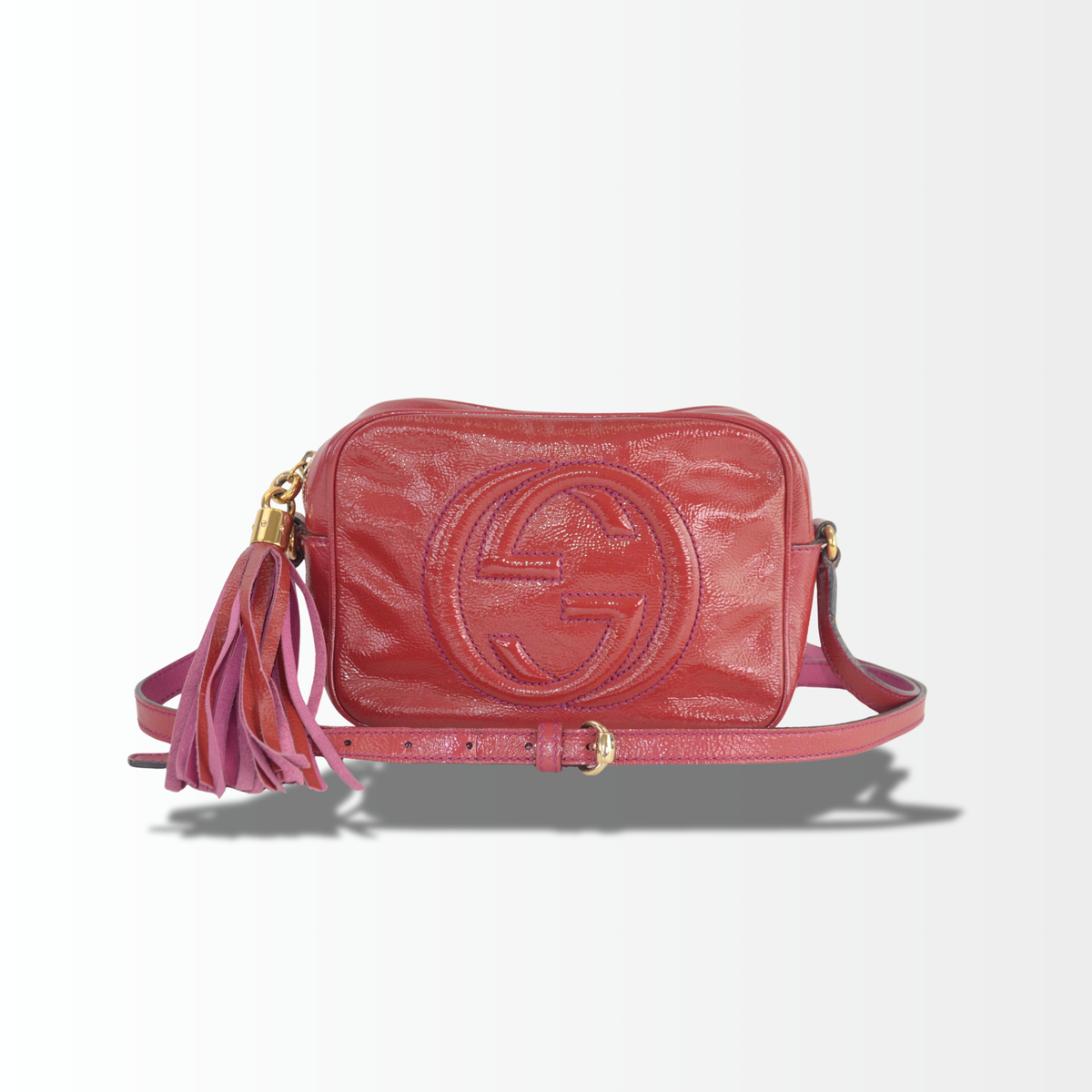 Gucci Soho Disco Small Umhängetasche aus rotem und pinkem Lackleder mit Tassel und Interlocking-G-Logo