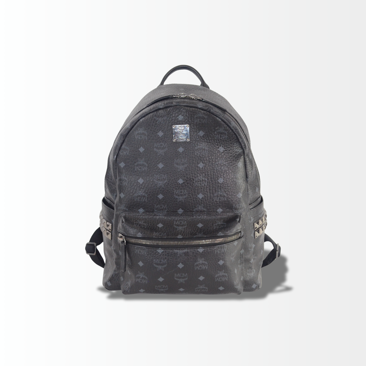 MCM Stark Side Studs Backpack in schwarzem Visetos mit silberfarbenen Studs